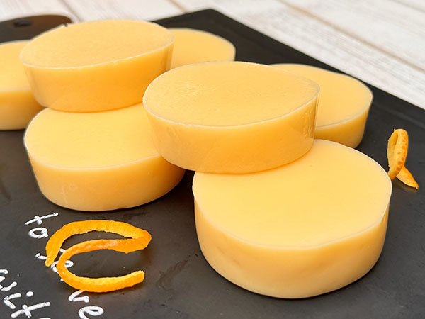 4-Ingredient Healthy Homemade Orange Gummy Snacks