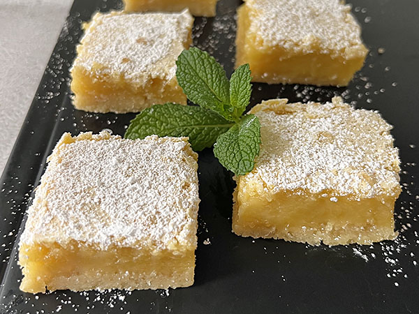 Easy Homemade Lemon Bars Recipe