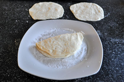 Треугольники из Рикотты пошаговое фото 5