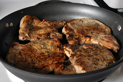 Нежная Свинина на Косточке с Шалфеем пошаговое фото 2