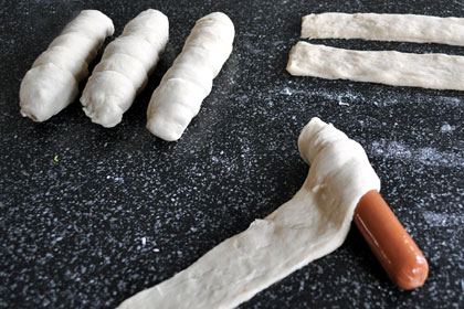 Sausage Rolls (Pigs in Blankets) photo instruction 4