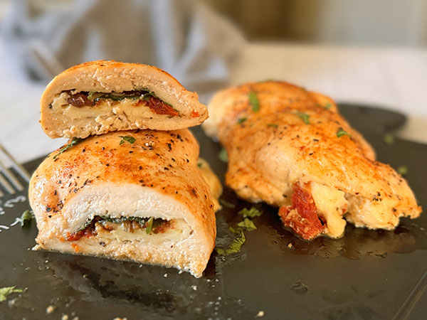 Spinach, Mozzarella & Sun-Dried Tomatoes Stuffed Chicken